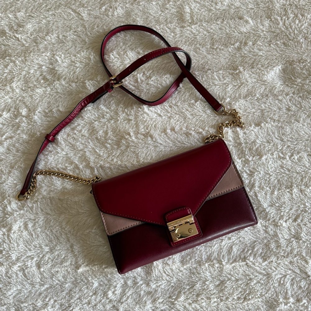 ⭐️Michael Kors Burgundy crossbody chain Bag - Picture 2 of 6
